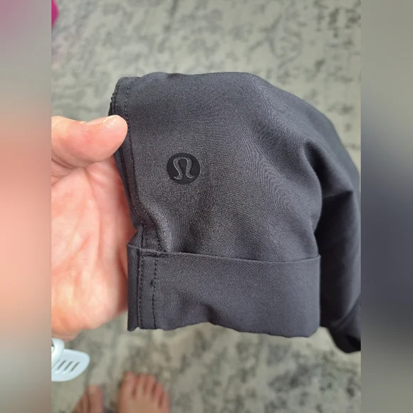 Lululemon Spring Break Away Short Black size 6 - Picture 4 of 7